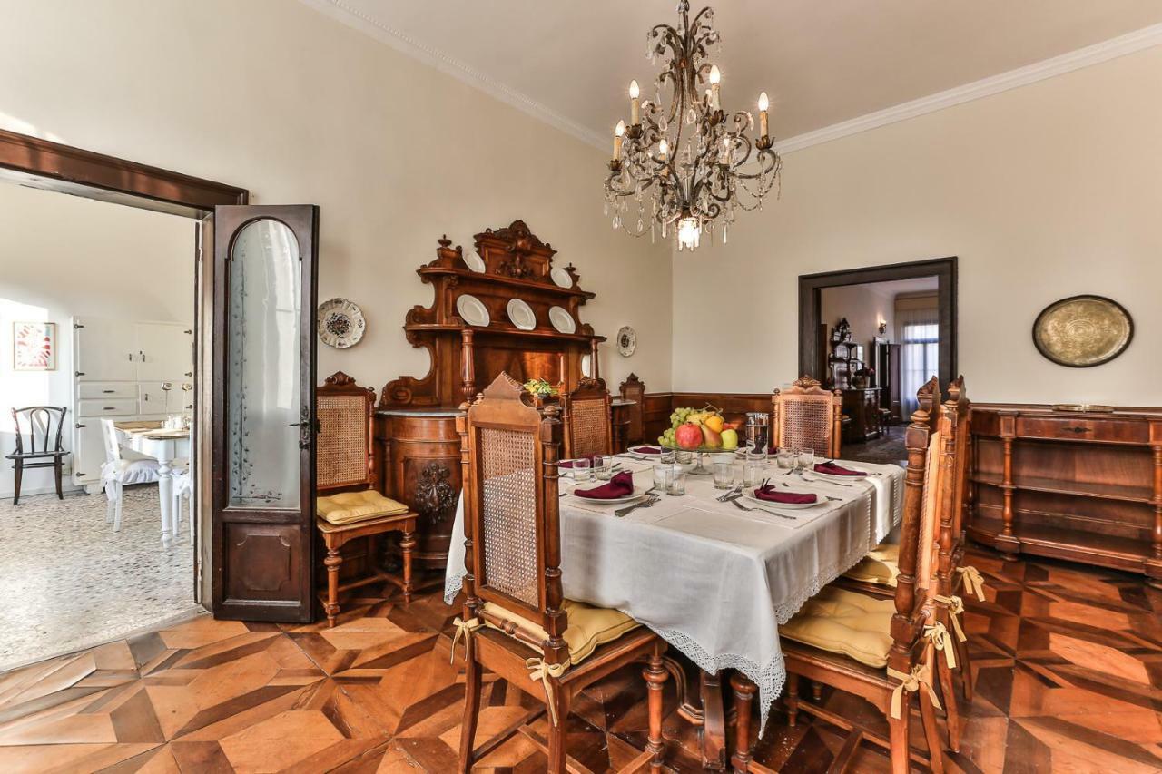 Ca Dei Greci Canal View Apartment