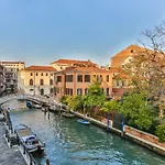 Ca Dei Greci Canal View